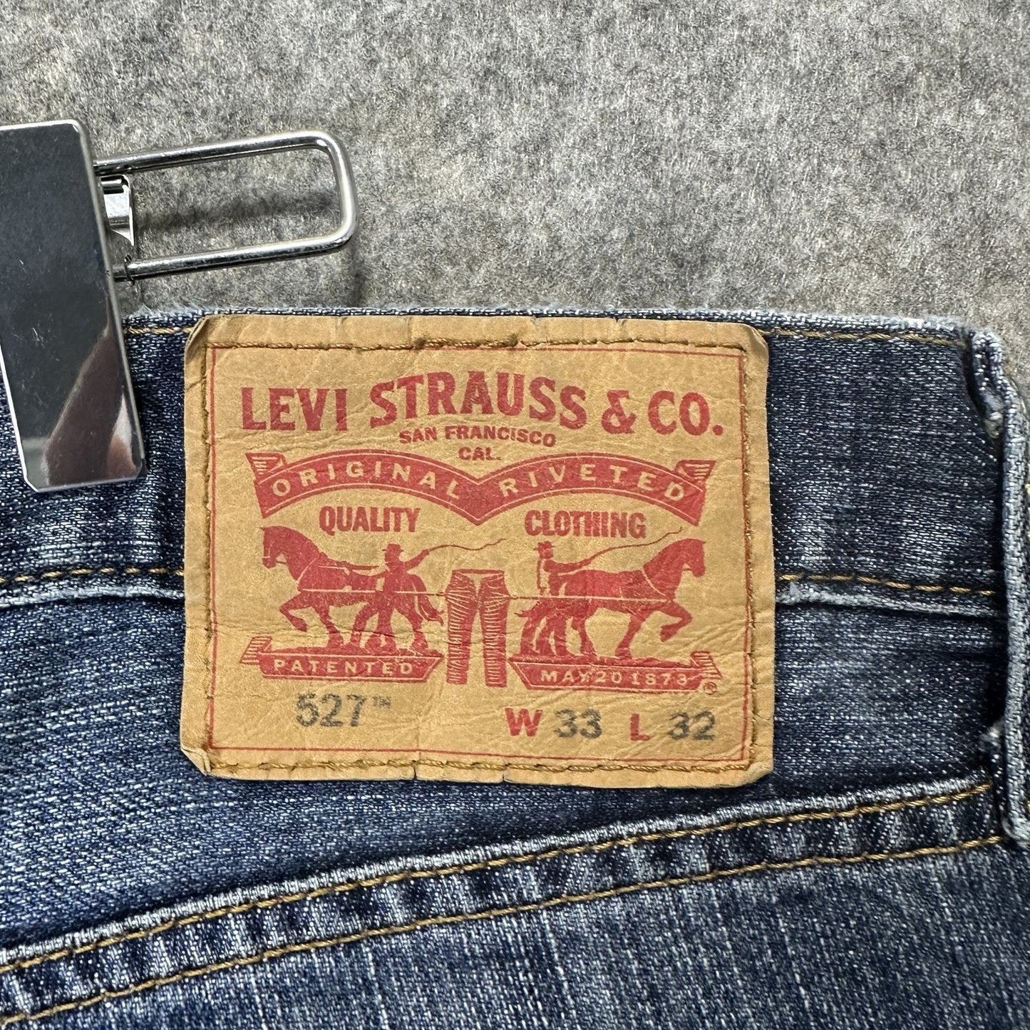 Levis 527 Jeans Mens 33x32 Blue Slim Bootcut Denim Waterless Distressed Rip - BNDL