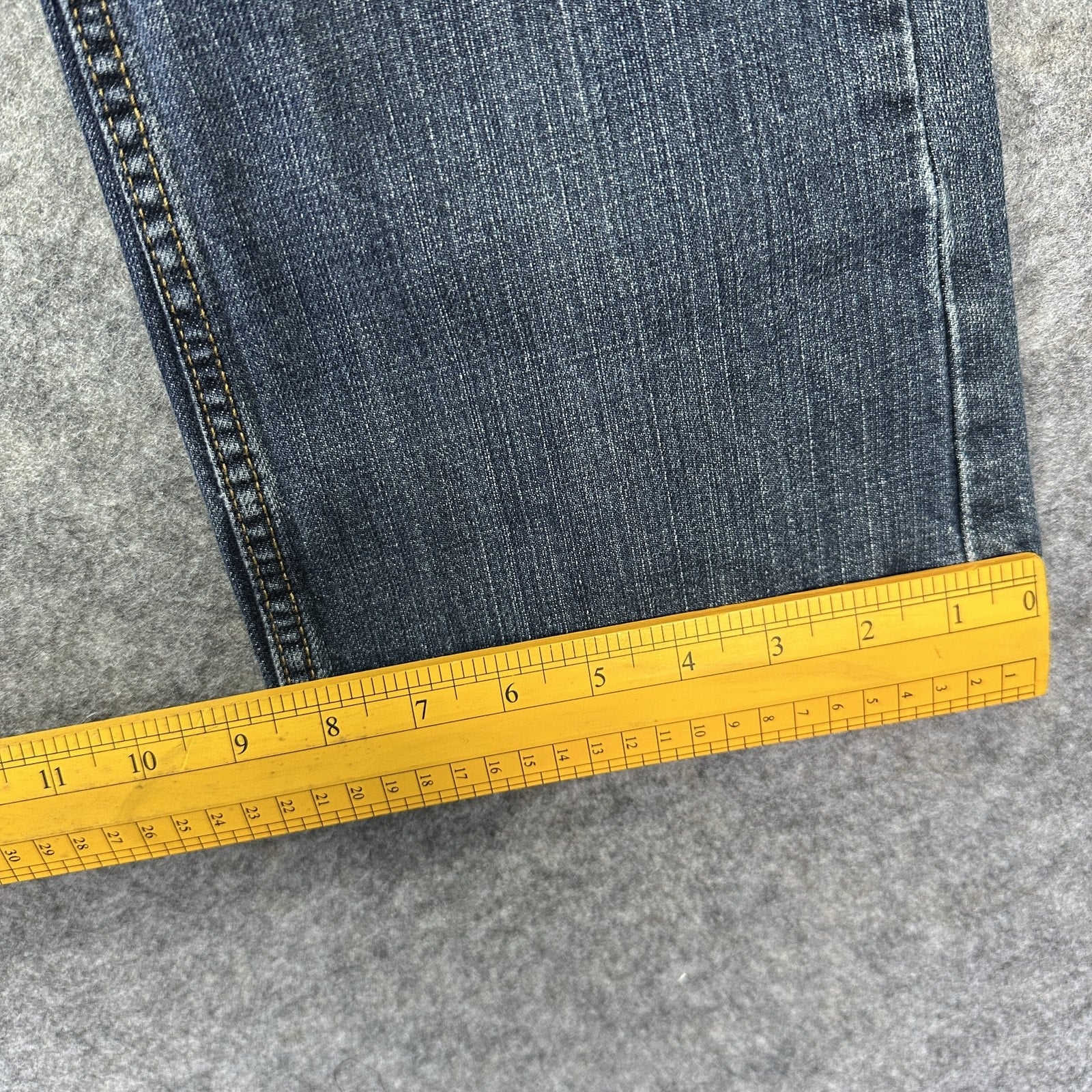 Levis 527 Jeans Mens 33x32 Blue Slim Bootcut Denim Waterless Distressed Rip - BNDL